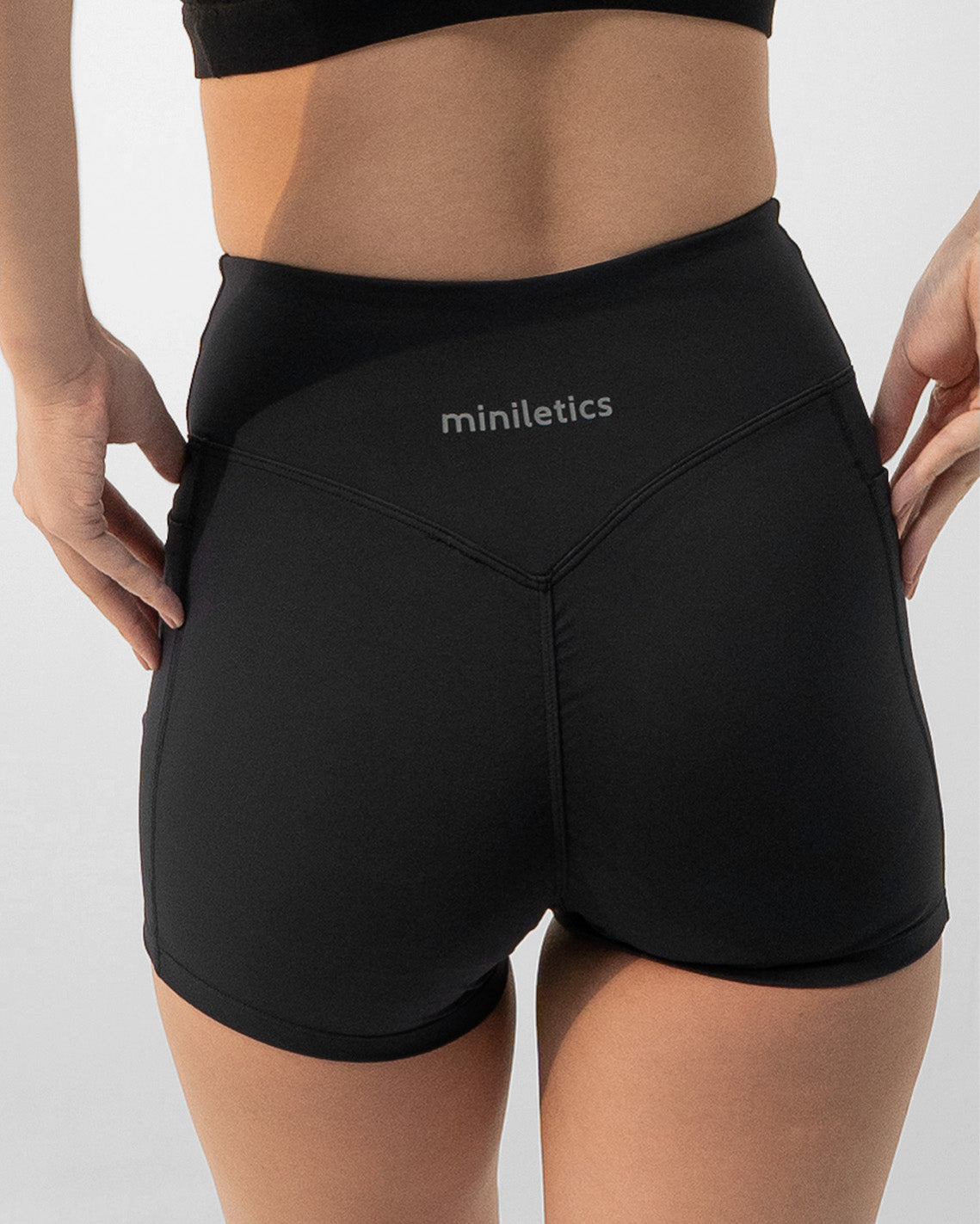 Hybrid Pocket Shorts 4