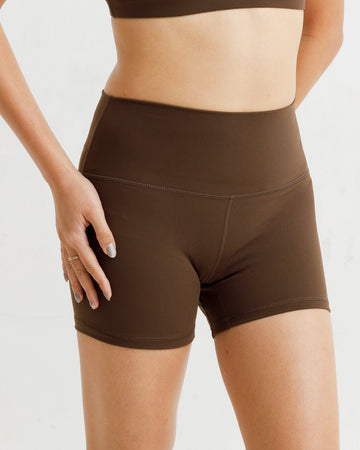 Solid High-Rise Shorts 4" with Front Line
